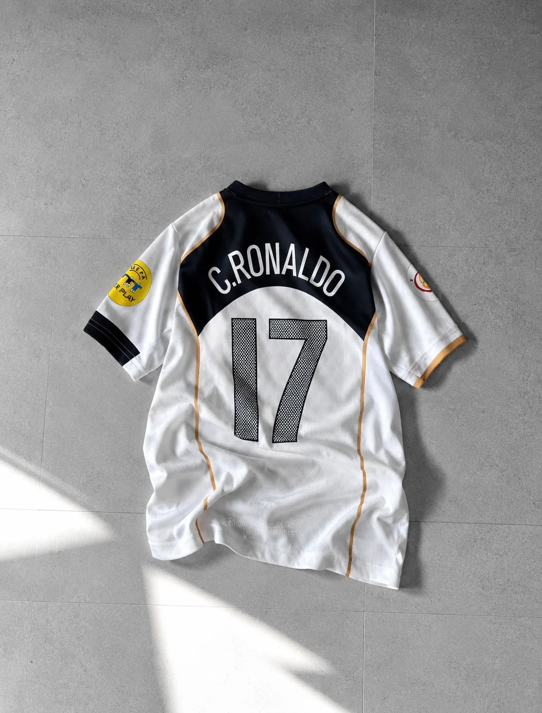 Ronaldo Portugal 2006 Away Retro Jersey – photo 2