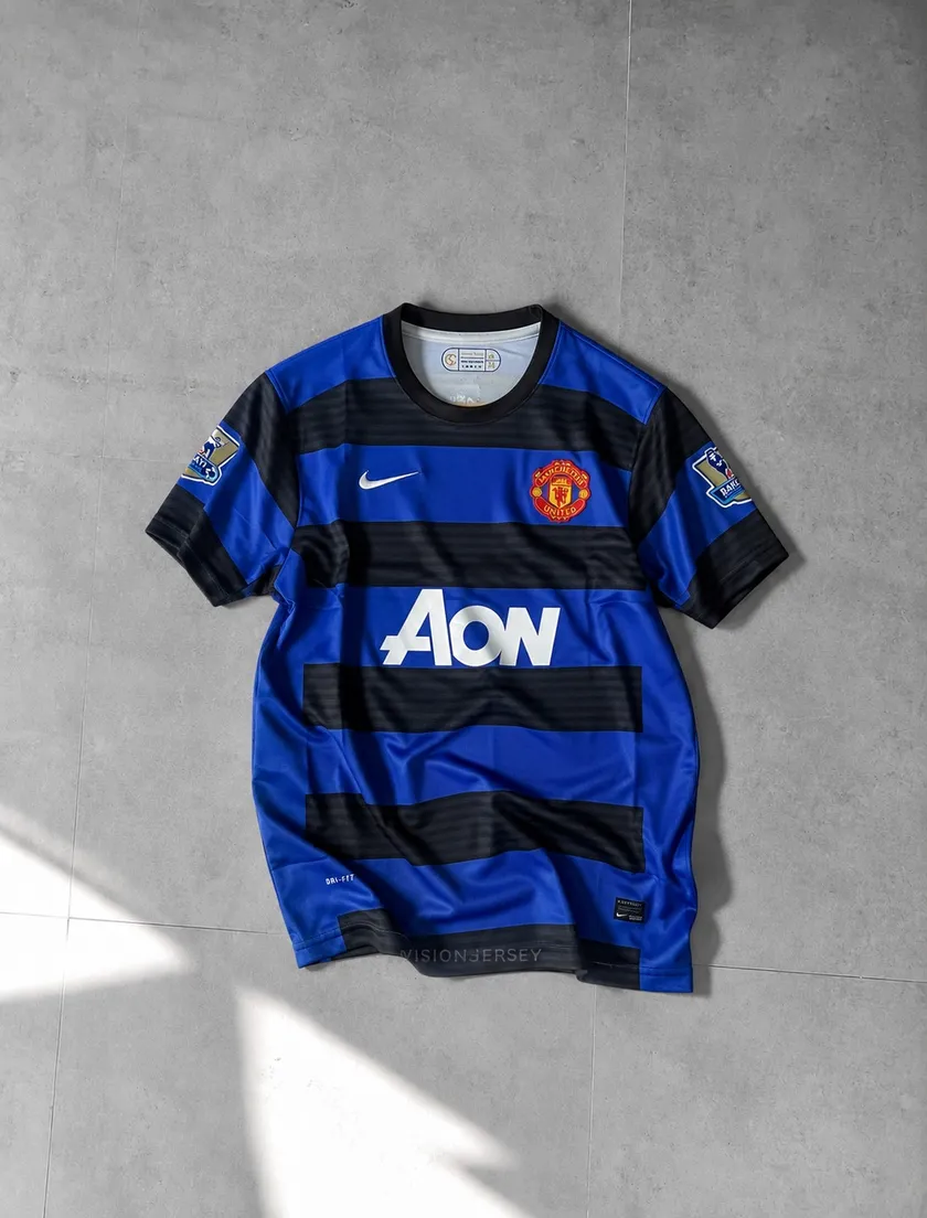 Giggs Manchester United 2011-12 Away Retro Jersey